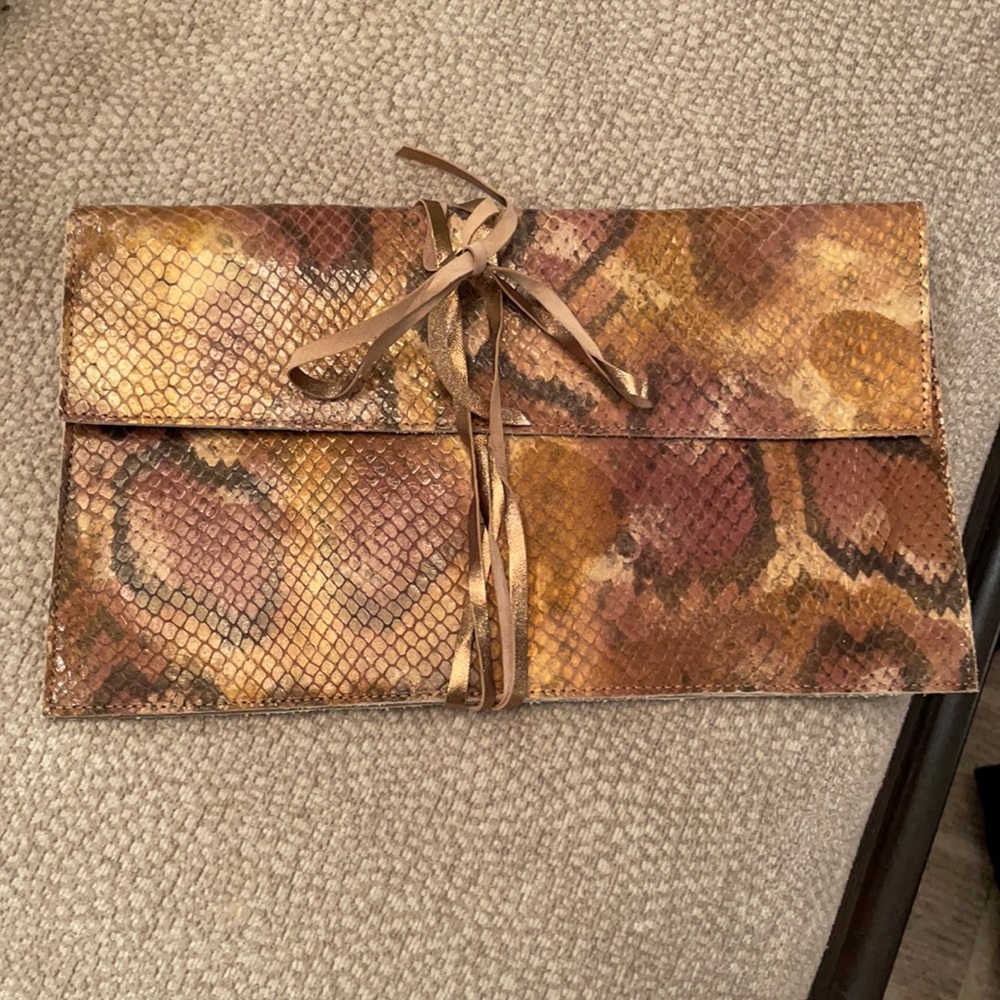 Python Clutch - image 1